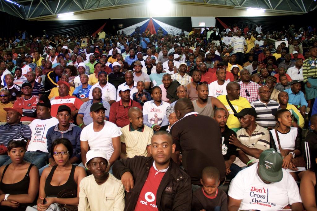 PBL_za's tweet photo. #Flashback #PBL #FightNightVI #GrandFinale #FullHouse @DicksyNgqula @EC_G_BB @dailysunsa @nonisto @MbalulaFikile http://t.co/24UbA7PvON