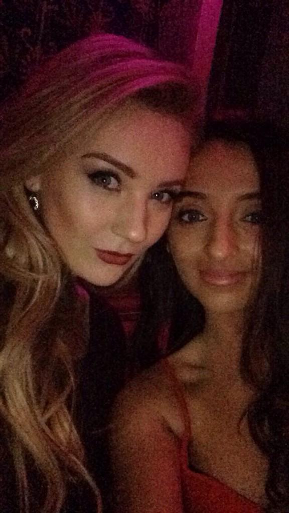 MissKaterinaR's tweet image. Fun night at #theboxsoho with @BethanyLilyA &amp;amp; @jodieleamusic #crazy