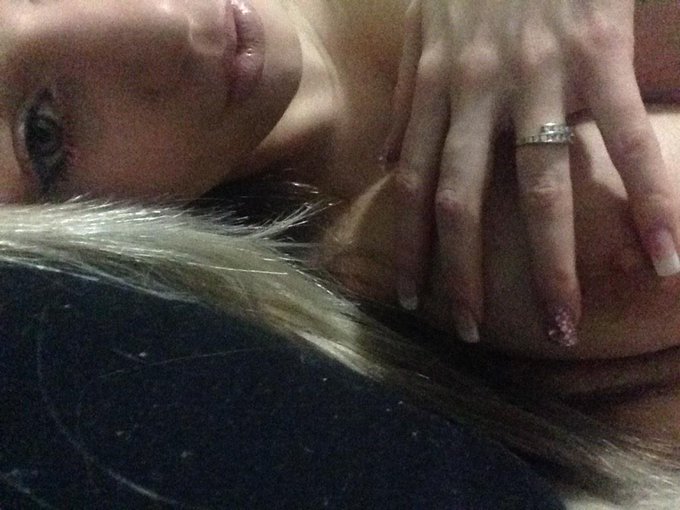 Aaaaaand boobie. 😎😏😈 #camgirl #boobies http://t.co/FYMAuobzCk<a href="/tag/camgirl"class="tags">#camgirl</a><a href="/tag/boobies"class="tags">#boobies</a>