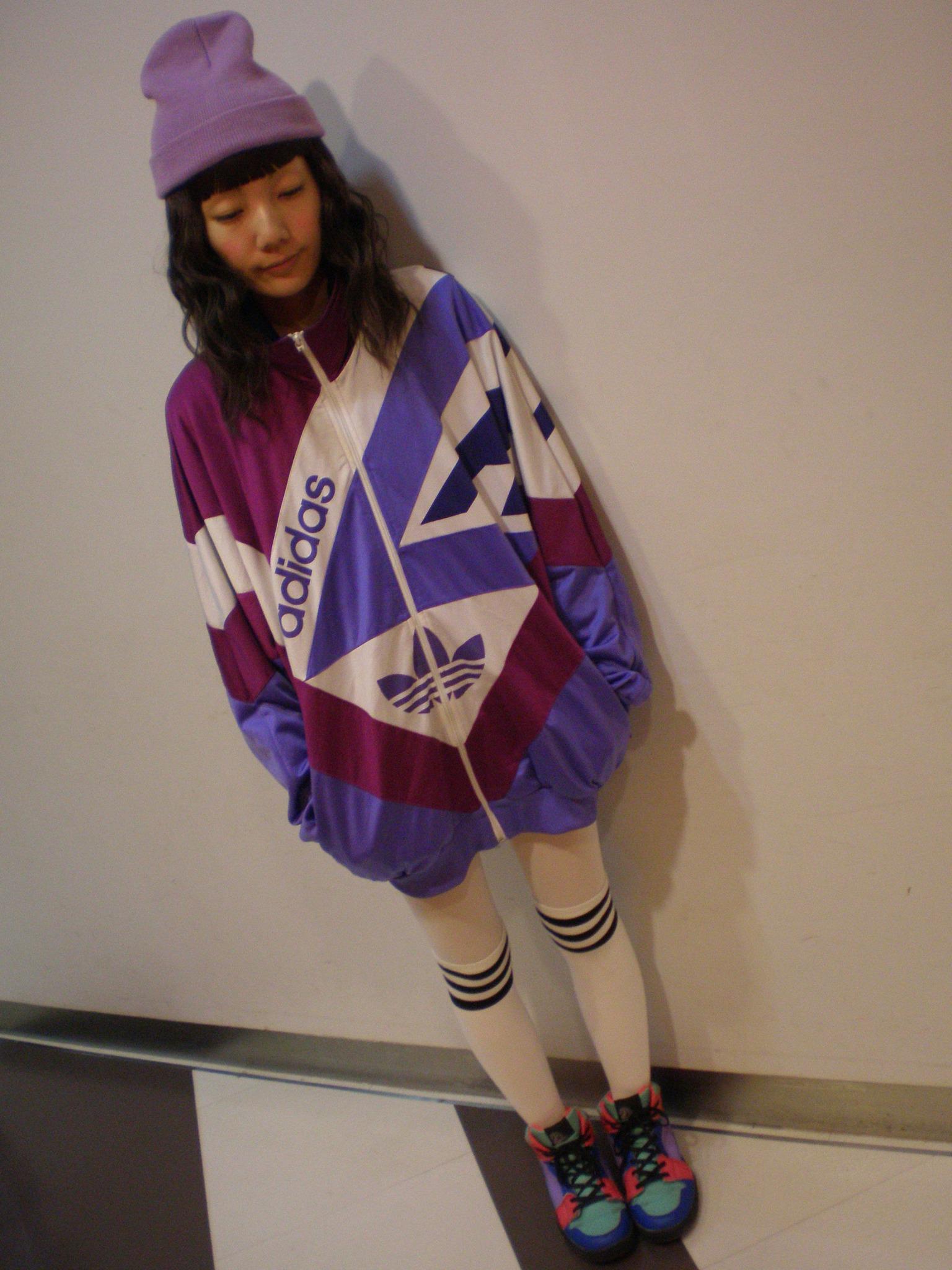 サンキューマート町田ジョルナ店 スタッフコーデ 本日は大きめのジャージをワンピース風に 着こなし パープルをメインにしたコーデです 当店にも多数のジャージ入荷しています いいねと思ったらrt Http T Co Skvputsuj9 Twitter