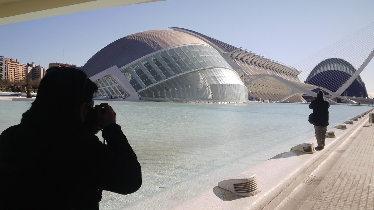 VLCExcellence's tweet photo. Journalists from Asia and Australia visiting now @CityArtsScience in Valencia @SpainSEA Amazed by its architecture! http://t.co/xncKaWeXBL
