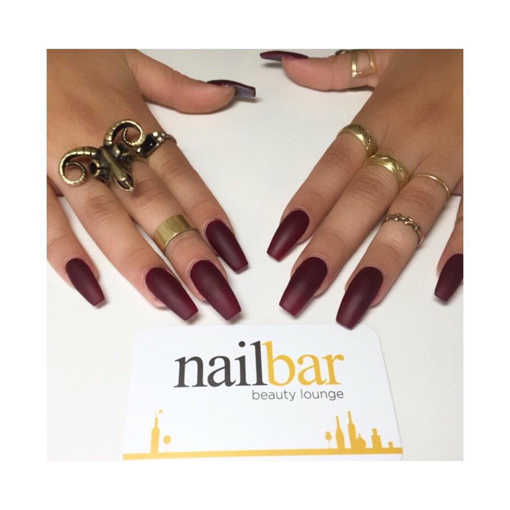 nailbarbl's tweet photo. Enamórate de tus uñas💛 ¿Qué crees de este estilo para San Valentín? #Vday #matte #squarednails #nailbarbeautylounge http://t.co/nqSXm2Zcgy