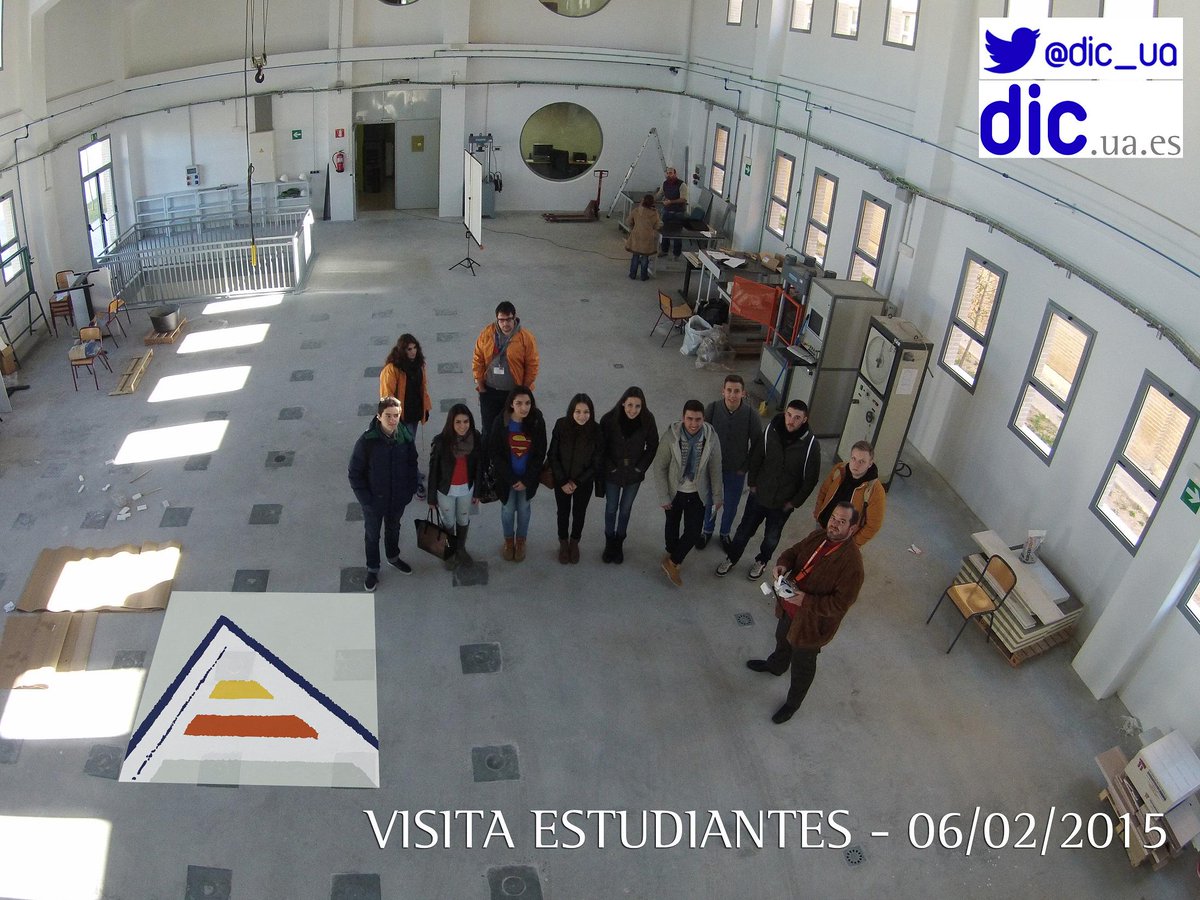 dic_ua's tweet photo. Los #FuturosIngenieros de la @EPSAlicante visitan los Laboratorios de Ingeniería Civil y se hacen un #SelfieDron :) http://t.co/zofnLDFoQq