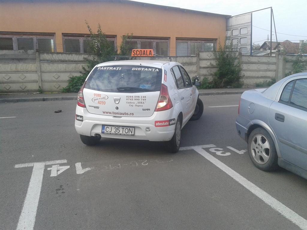 Instr_auto tweet picture