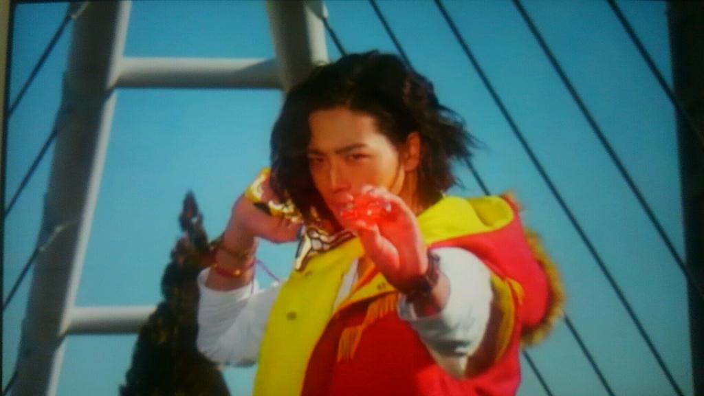 つのけん少年 修行中 寿司バイト 恐竜なら キョウリュウジャーに任せてくれ ブレイブ イン キョウリュウチェンジ ファイヤー 仮面ライダー対戦 キョウリュウレッド 桐生ダイゴ Http T Co Frymdlz7