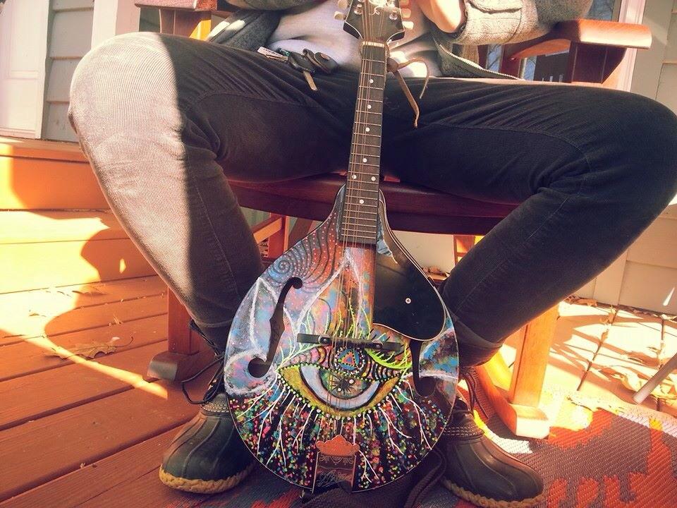 Freefall_00's tweet photo. #custom #art #ArtistToWatch #artist #cortneycates #gifts #decor #Miami #artforsale  #mandolin #collage #owls #lion http://t.co/x8wpVN3ZkS