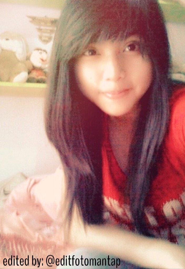 EditFotoMantap's tweet photo. Makasih buat @bunga_princess orderan nya ini before dan after nya :)) minta tema nya retro udh selesai yaah http://t.co/QAaonwqWRX