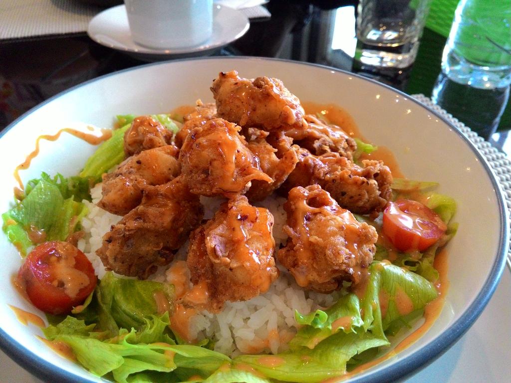 denokjimet's tweet photo. kuliner sore keluarga kecil, hm yummy... :) http://t.co/6XkAMnrZSd
