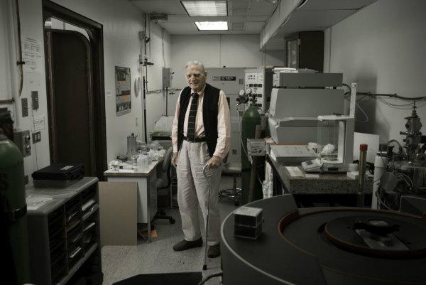 Greenpeace's tweet photo. Meet the 92 year old genius working to make batteries 60% more efficient! http://t.co/Fk4O55McRT http://t.co/Cr8OfYJ66p
