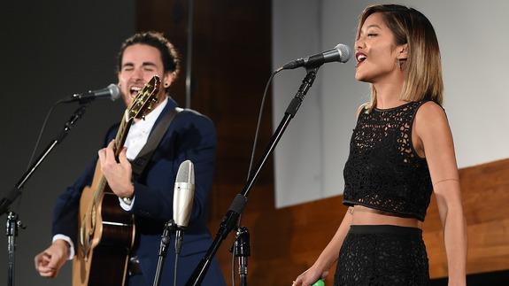 oGoing's tweet image. On #business Vine couple Us the Duo calls viral… dlvr.it/8QVDC6 Get Found -&amp;gt; goo.gl/VRAjl0