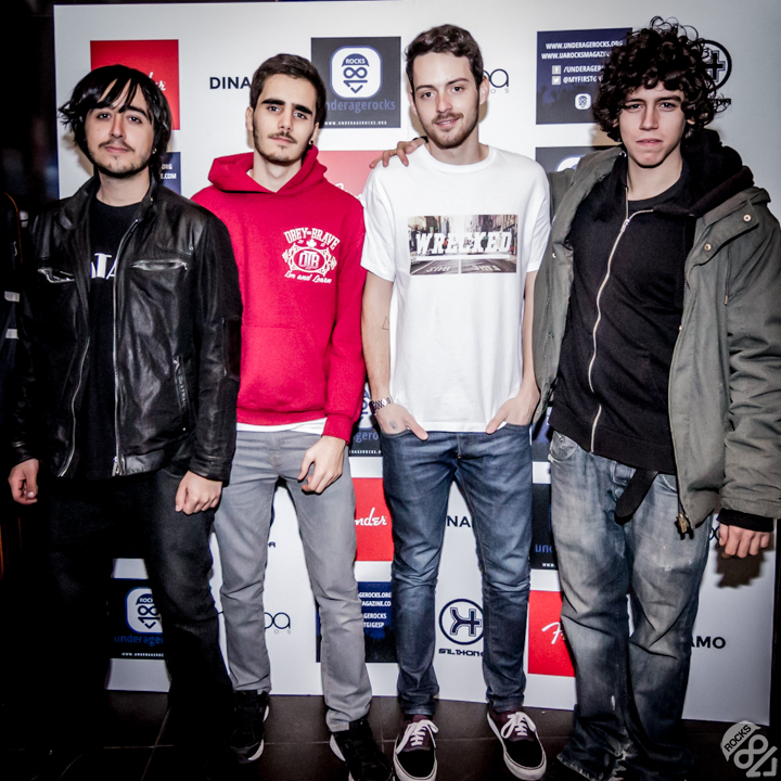 MyFirstGigEsp's tweet photo. Fotocol del #UARDINAMO del domingo pasado con @LazyLizardMusic @NaranjaGrupo @StringsSeven7 http://t.co/6EA2nSU0vc