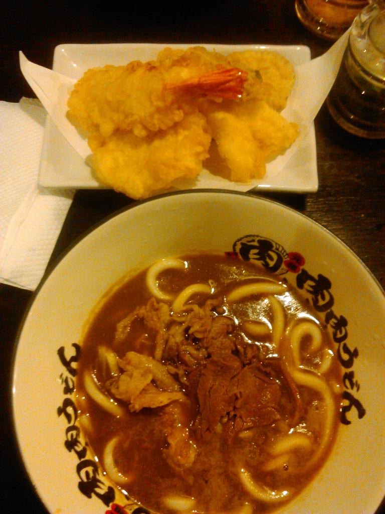 dagrunlova's tweet photo. Beef curry udon with mix tempura for dinner @NikuNikuUdon_ID  with @linaamelina http://t.co/fI3gwk8oh1