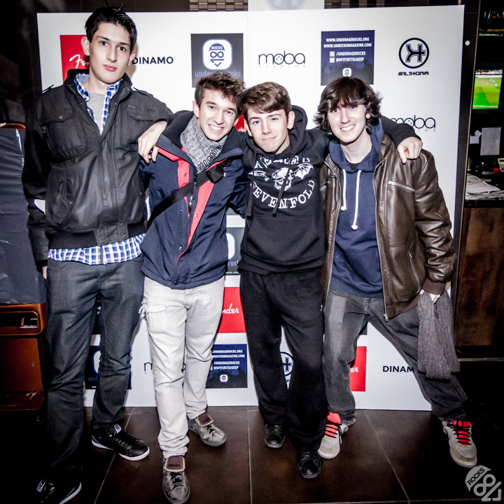 MyFirstGigEsp's tweet photo. Fotocol del #UARDINAMO del domingo pasado con @LazyLizardMusic @NaranjaGrupo @StringsSeven7 http://t.co/Mn2cYXRd1D