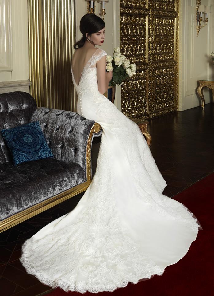 IntuzuriLondon's tweet photo. Davira is the perfect dress for an elegant bride looking for a subtle statement http://t.co/MCo9NbZJ1B