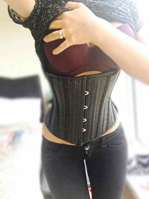 Business on top, sexy underneath #waistTrainer @Vollers_Corsets 😘👏 can't wait to see results!! X http://t<a href="/tag/waisttrainer"class="tags">#waistTrainer</a>