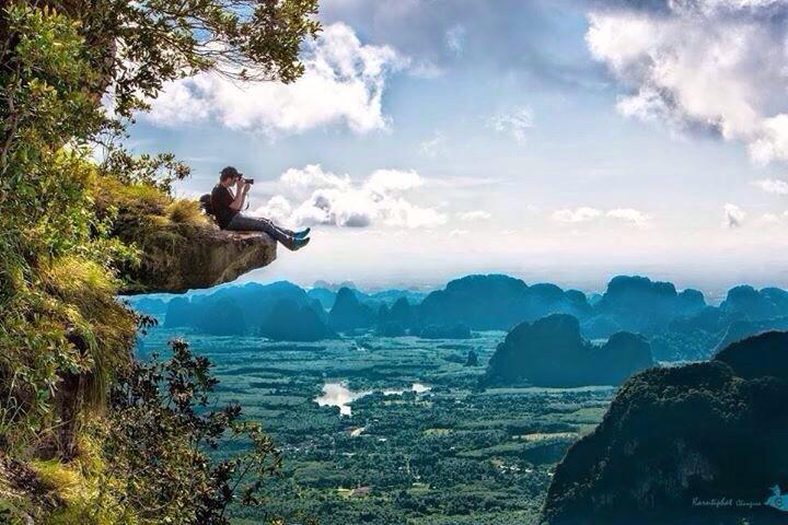 Review_Thailand tweet picture