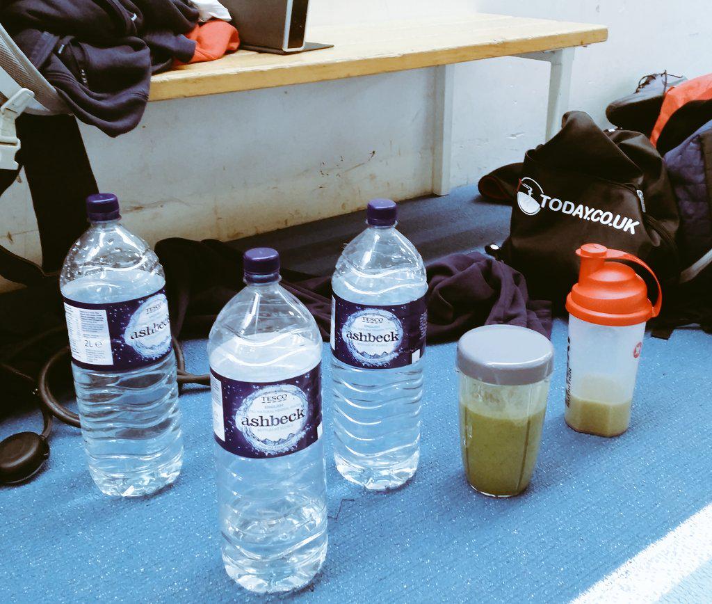 MontyTrackStar's tweet photo. Training group all in sync #synergy #family #protein #ashbeck @seyeogunlewe @ashleighlnelson @tjbefittoday #nutrition http://t.co/qMTxRTe9Rg