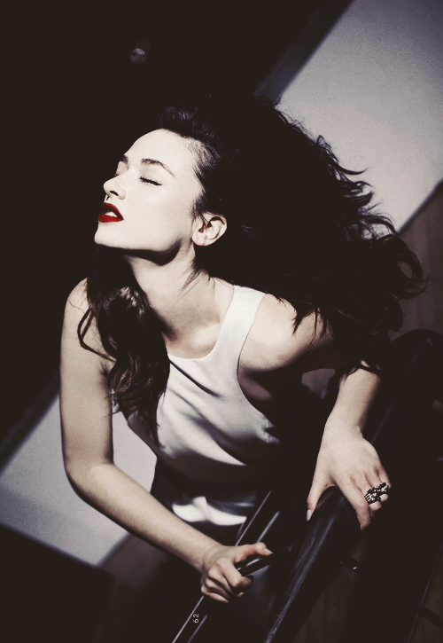HAPPY BIRTHDAY CRYSTAL REED!!!! 