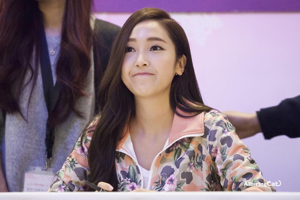 alluringcat's tweet image. #JessicaJung #Jungsooyeon 150124 LI-NING fansign event in Chengdu alluringcat.tistory.com/20