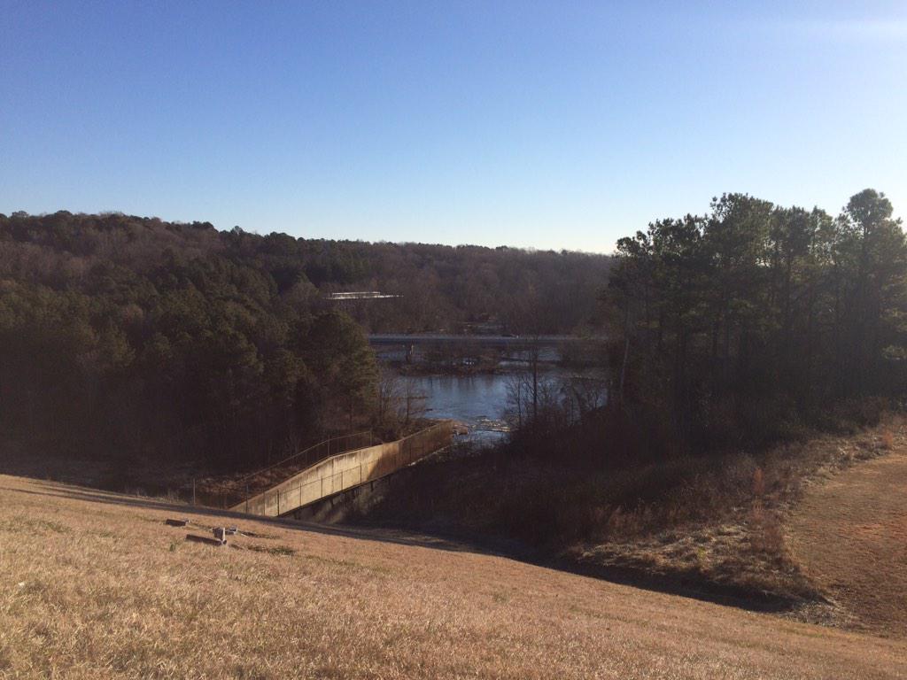 lewis_sheats's tweet photo. Beautiful day, but cold. For my fellow runners- #RunintheSun #FallsDam #NeuseRiver http://t.co/TqrgW9rD2V