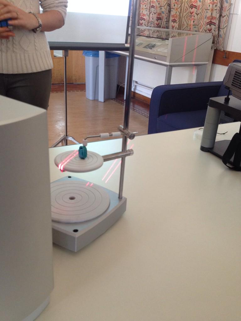 ElinaRollan's tweet image. 3D modelling class today! With @Mona3Dimaging #NextEngine #3DScanning @UCLarchaeology