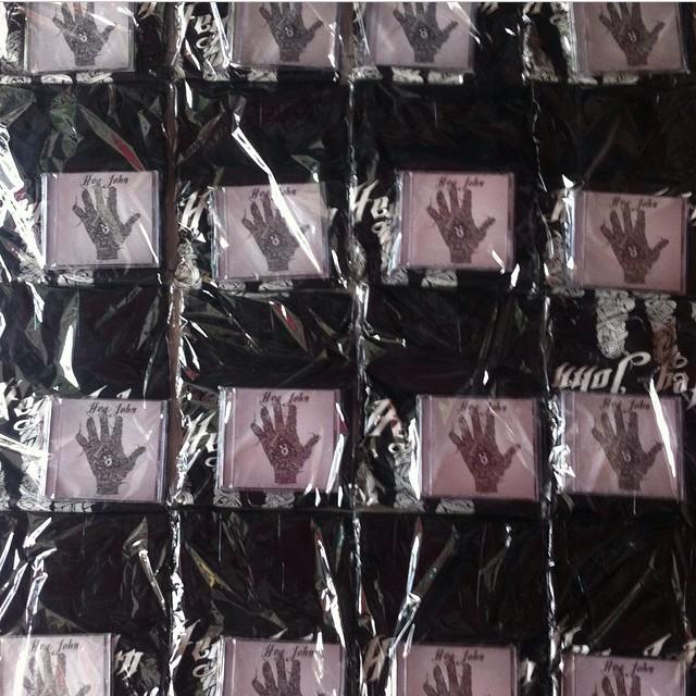 HeyJohnBali's tweet photo. Buat yang diluar bali bisa pesan secara online melalui @Refuse_Distro 081805586766 http://t.co/0kgEUkskM6