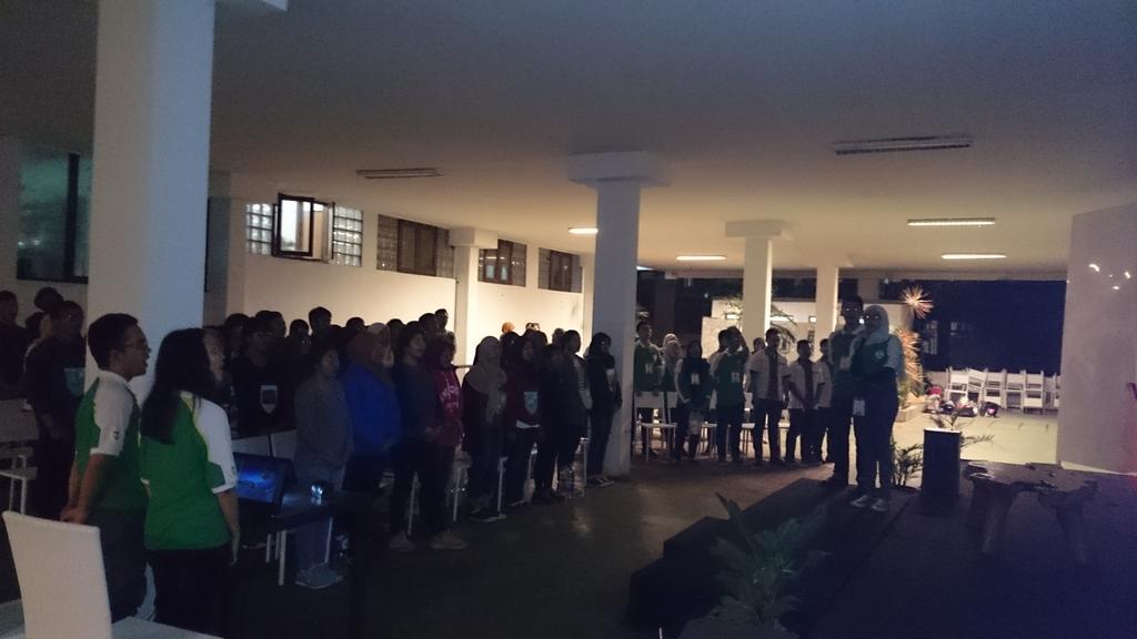 Yey peserta sudah komplit! Mengumandangkan Indonesia Raya &amp; hymne HIPMI... YEC 2015 RESMI DIMULAI!😆 <a href="/hipmiunivtelkom/">HIPMI PT Univ Telkom</a>