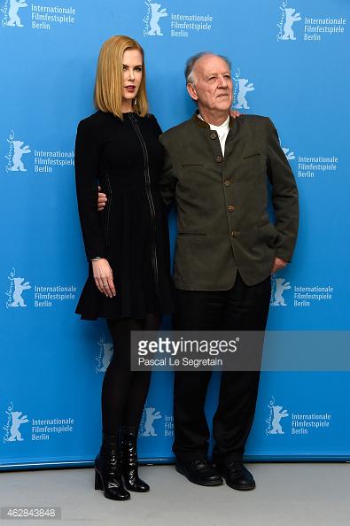 femmes_de's tweet photo. Nicole Kidman's dominatrix boots #NicoleKidman #QueenOfTheDesert #Berlinale #Photocall http://t.co/ab8Xz6Laf8