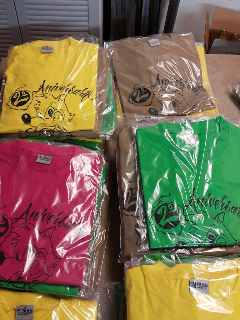 Ya tenemos todo preparado!!! Queréis una camiseta del 2°Aniversario?? Ven a conseguirla este finde. Os esperamos!