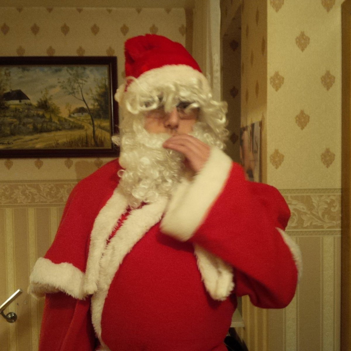 HighNeon's tweet photo. THis is how i shared my love to my brothers and sisters more than one month ago. Girfts from santa claus.
#Share1Love http://t.co/be2QTLMm4S
