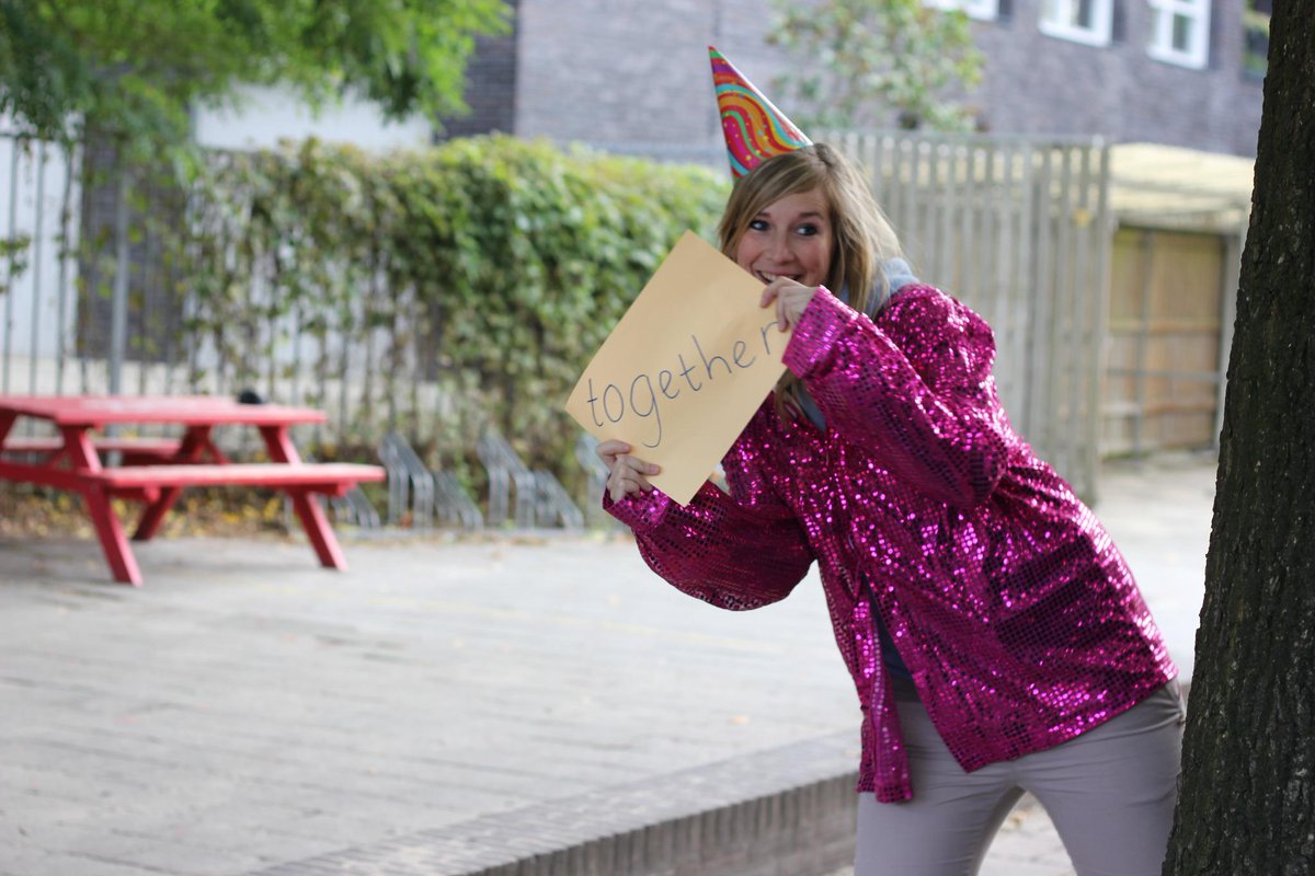 WRKSHOPevents's tweet photo. Super gaaf: #workshop #lipdub maken voor een #bedrijfsuitje of #vrijgezellenfeest! Meer info:http://t.co/xZDfUqsypS http://t.co/oVC4EIYr4z