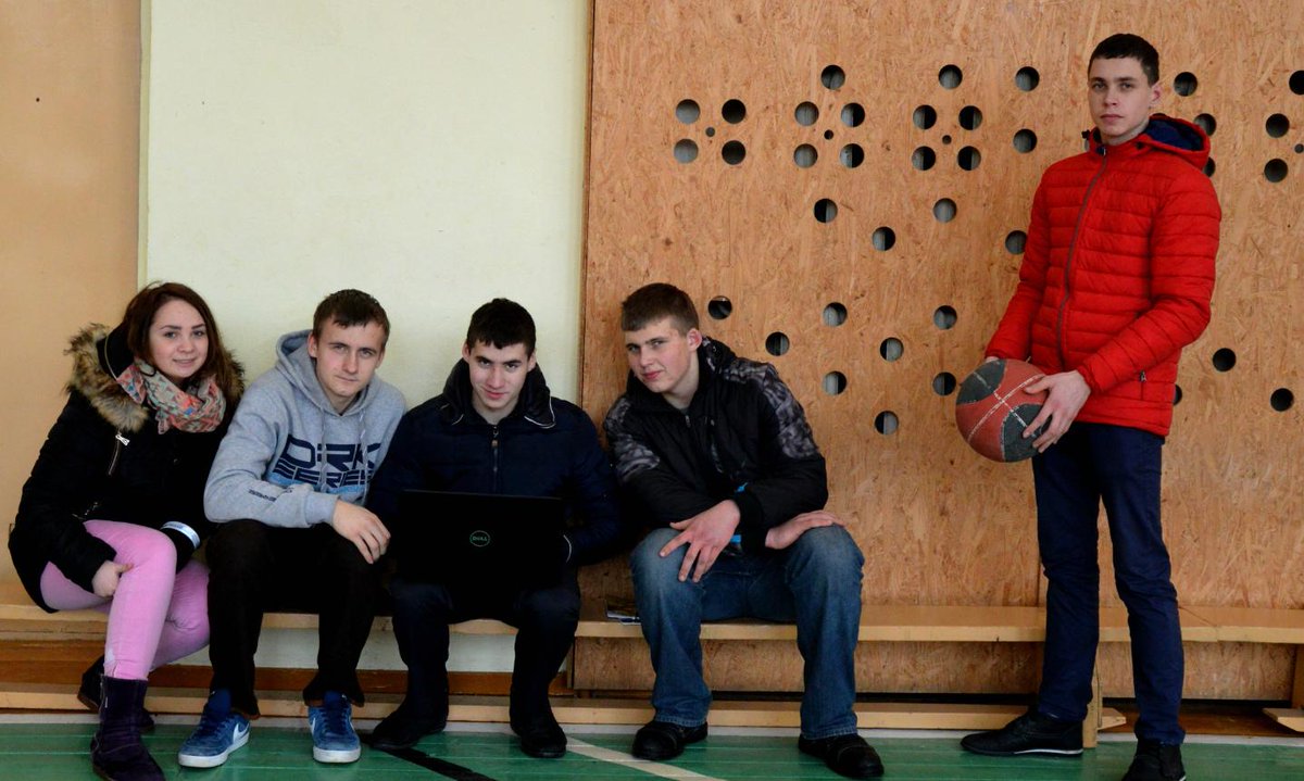 Mariolia98's tweet photo. они мои лучшие:3 http://t.co/hU4x4gVb7T