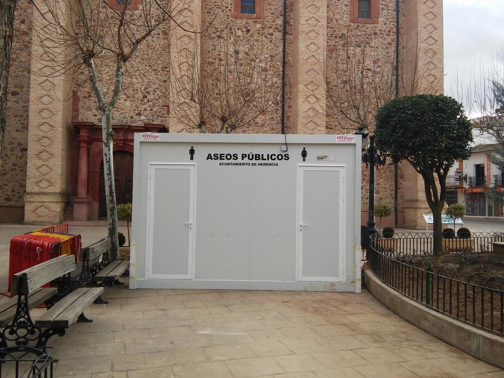 calcerrada1980's tweet photo. Ya está la plaza preparada para este gran finde semana #prisillas #ansiosos #deseosas #CarnavalDeHerencia http://t.co/1jDbaoIdtJ