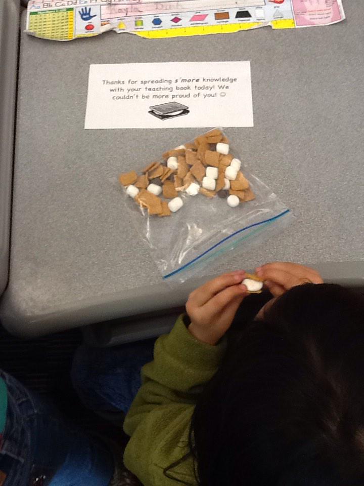 Conroy1stGrade's tweet photo. Students loved teaching each other with their teaching chapter books during our writing celebration today! http://t.co/WorqrgTeyJ