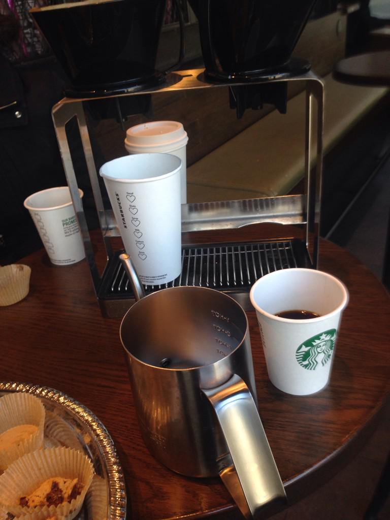 SbuxWfc's tweet photo. Verona Pour Over paired with a delicious chocolate chip cookie #tobeapartner @Starbucks http://t.co/7ILxlSMKGM