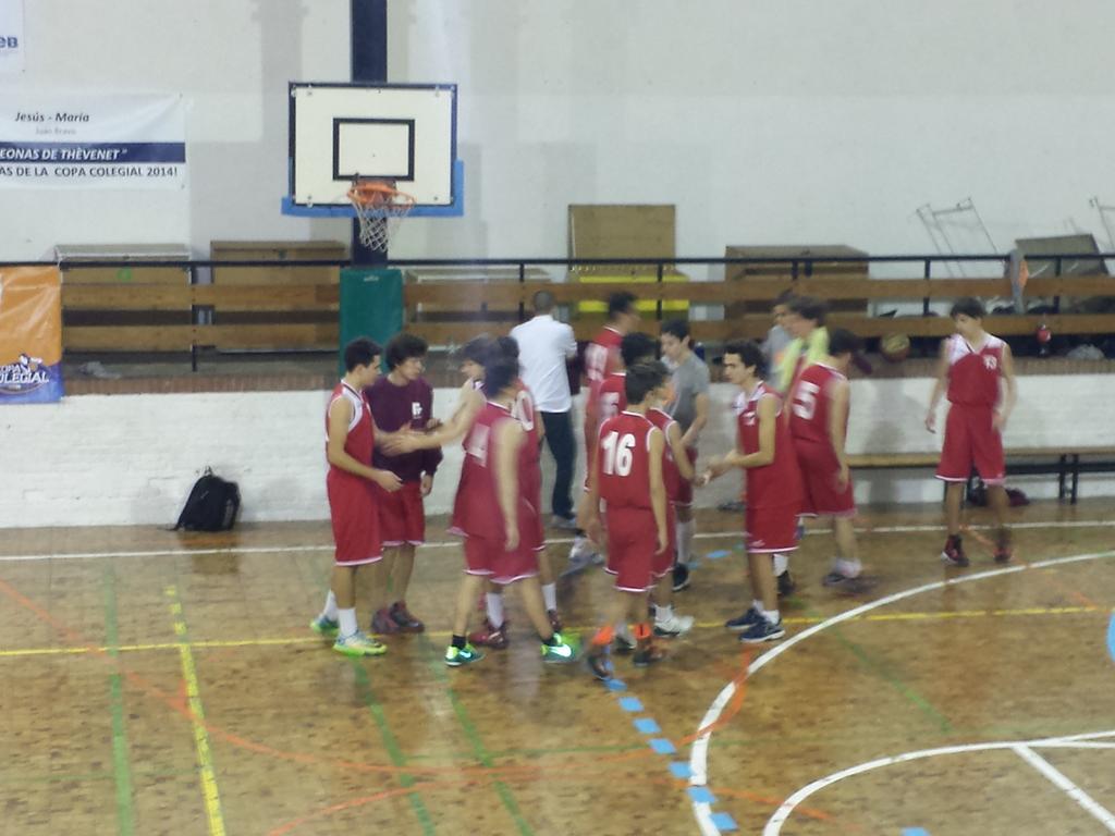 BachilleratoFF's tweet photo. #CopaColegialMadrid Masculino Jesús Maria 25 - @BachilleratoFF 49!! Ánimo Fundaa!!! En la @CopaColegial http://t.co/JYwQ1QdbGj