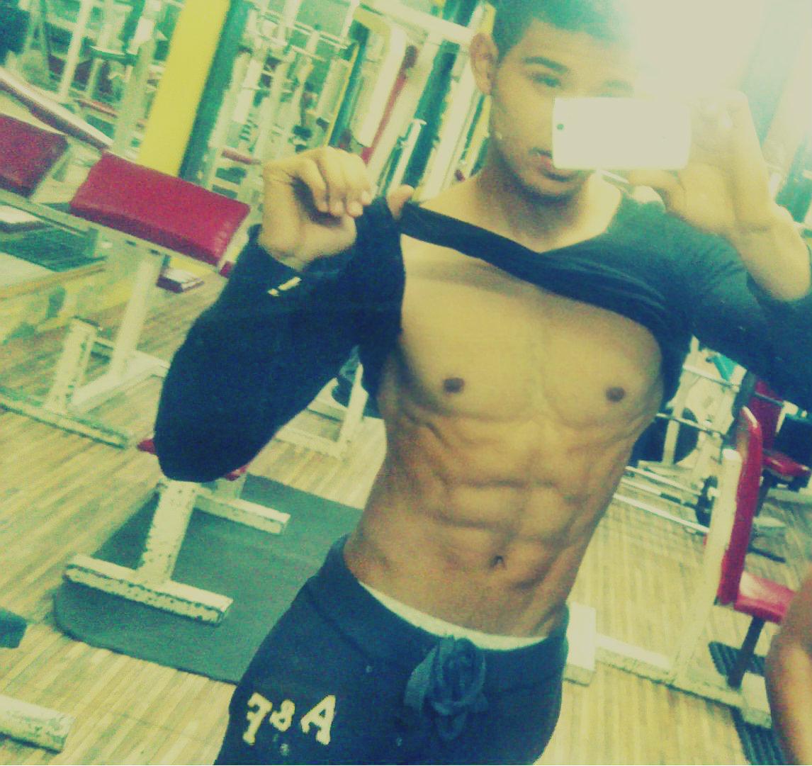 dilan_solis's tweet photo. @EllasArribaTV  Aqui esta mi foto como ven http://t.co/jA1qLg64ne