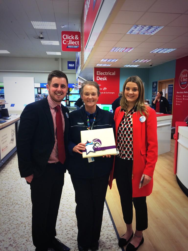 Gaynor yet again receiving another wow award! Well done! @izablizzie <a href="/mchammer_time/">Mike Norbury</a> <a href="/sheppysix/">Stewart</a>