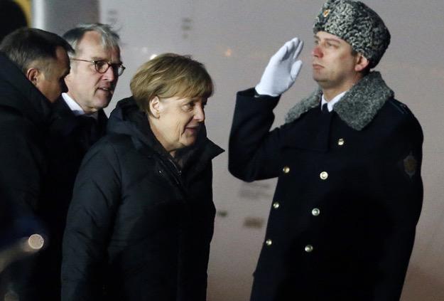 B9LCUo6IAAAh1SE.jpg:large