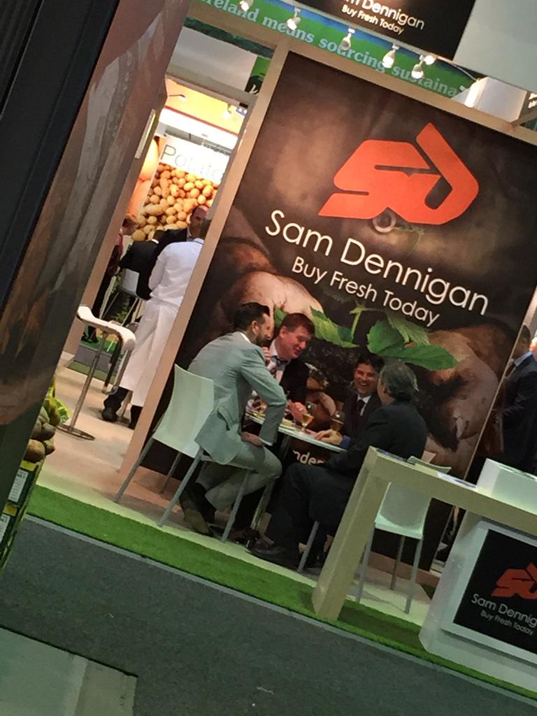 samueldennigan's tweet photo. Another #FruitLogistica done until next year. #Berlin #SDAC @Bordbia @OriginGreen @potato_ie @Tomhayestd #messeBerlin http://t.co/hqe66DxmUJ