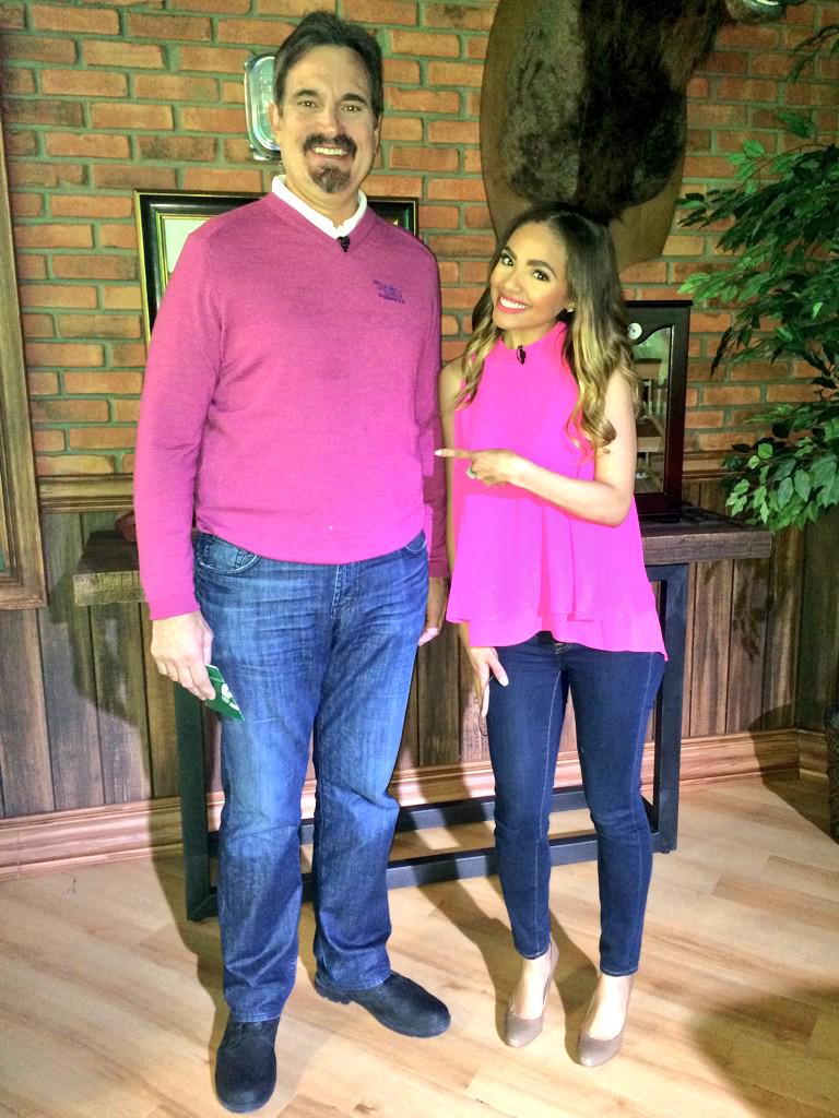 TheTurnB9N's tweet photo. .@JeffRudeGolf &amp; @EricaBachelor are pretty in pink for this cold Friday in Hartford #Twinning #TGIF http://t.co/CahEX9mctN
