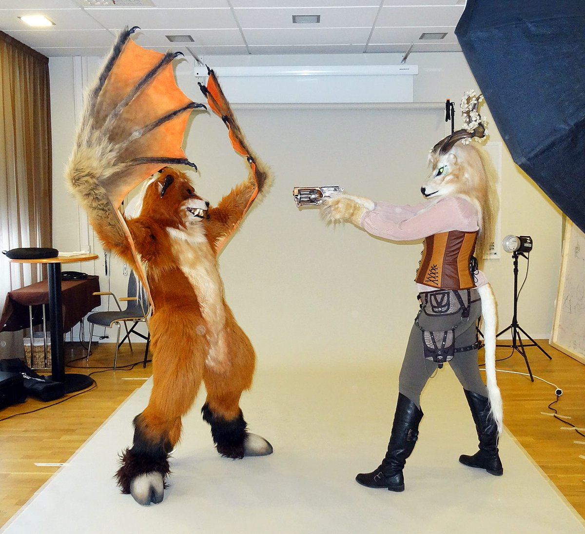 Wolftale's tweet photo. Emerald and @mightypazuzu at #NFC2014 Photo by @panduck I think? http://t.co/mG9NaeAI9C
