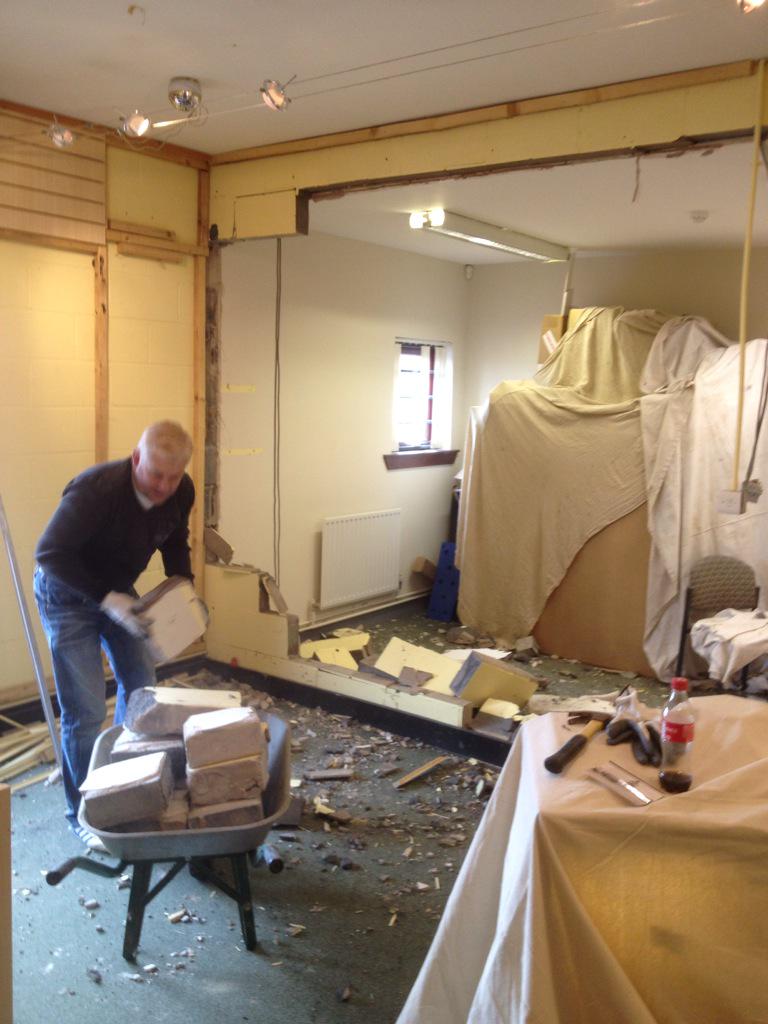 Pumpherstongolf's tweet photo. Exciting times at Pumpherston G C Pro Shop. http://t.co/6VMeU4TiQ6