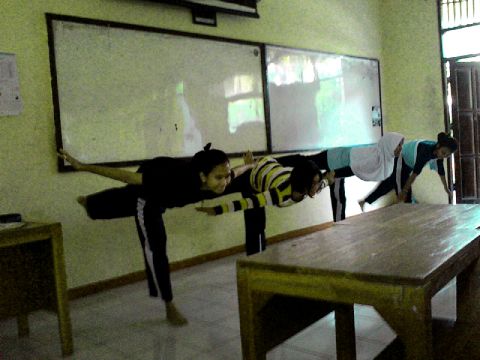 Latihan tadi siang nih sama kak turanatiruan .. Walaupun sedikit semangat yah gaiss😉😇🆗