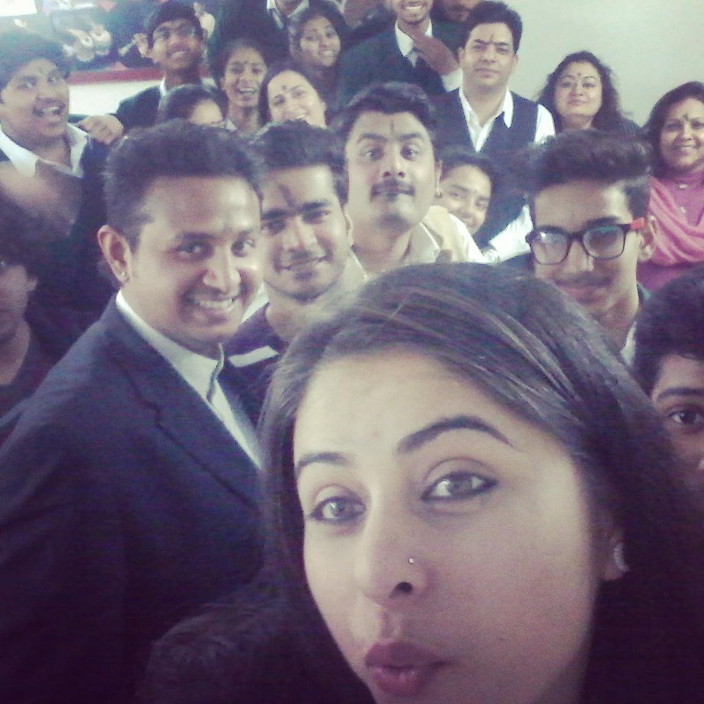 preetiihoon's tweet photo. Ooo! The Deva Gang today. ;) #Moments #Feb6 #Guru #Bday #Celebrations @DevonKaAshish http://t.co/fLEKFzXPSv