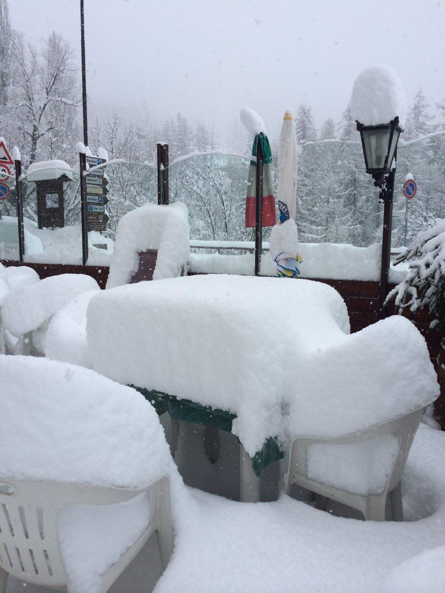 “<a href="/Sauze_Oulx_ski/">Sauze d'Oulx</a>: These tables and chairs were cleared at 10am. #PowderDay ” <a href="/EthanW88/">ethanjames123</a>