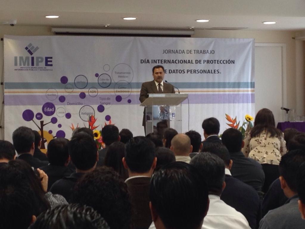 Idefomm_morelos's tweet photo. Presentación de la Jornada de Trabajo Día Internacional de Protección de Datos Personales con @moralesbarud http://t.co/FOn6jRoBeQ