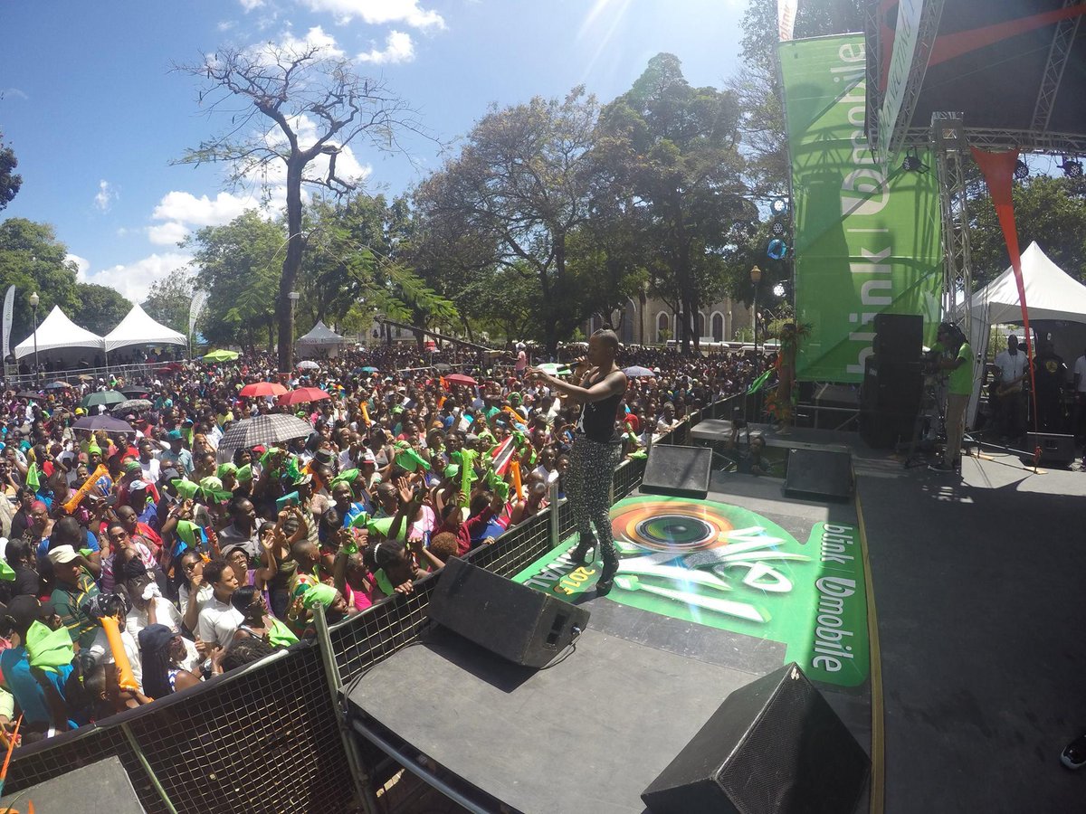 tv6tnt's tweet photo. @Fayannlyons on @bmobiletweet Soca in bSquare with @BUNJIGARLIN and the @asylummedia1 Vikings on TV6 #WeOn2015 http://t.co/8eslwNB4ge
