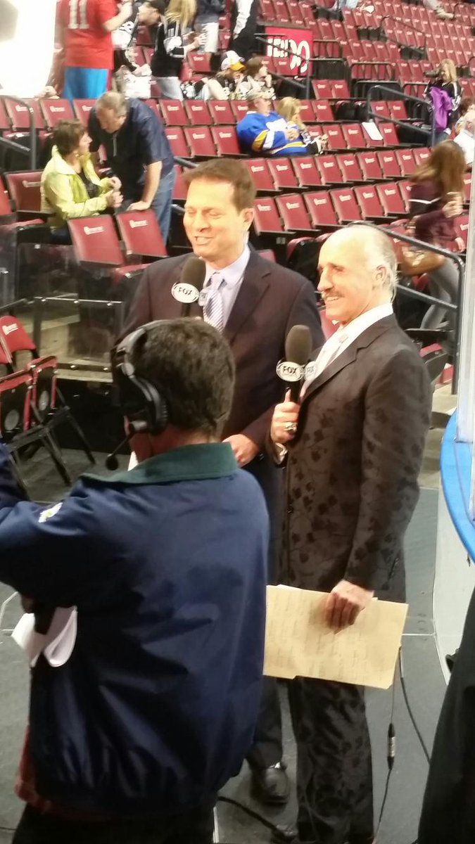 KeeganEwing's tweet photo. @DarylEvans15 Nice to see you in action at the game last night!! As always, looking sharp! #gkg #suitaction http://t.co/K6tFoox0Lt