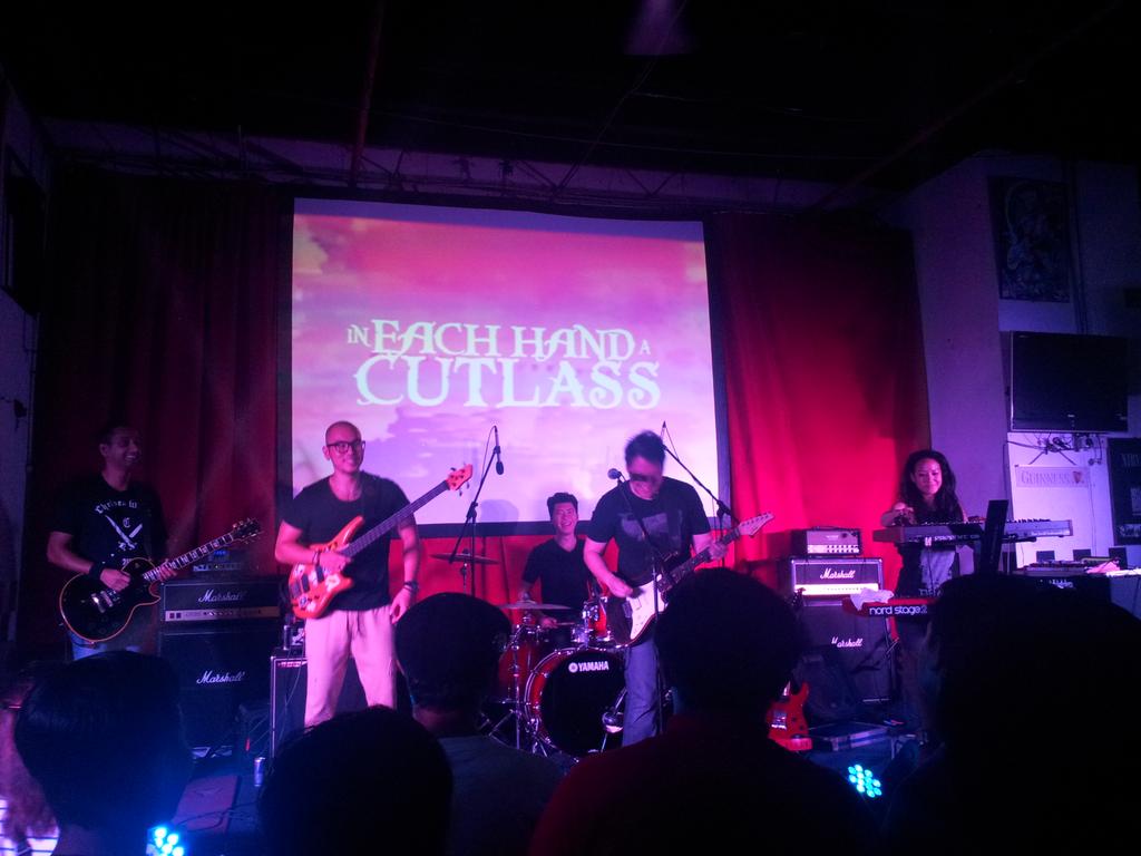 Muhamad_mad90's tweet photo. Awesome crowd @ClassmatesBand @iehac  @Plaguetweets @KyotoBand  #CatchTheseMen #classmates #iehac #POH #kyotoprotocol http://t.co/t22VdVWo4j
